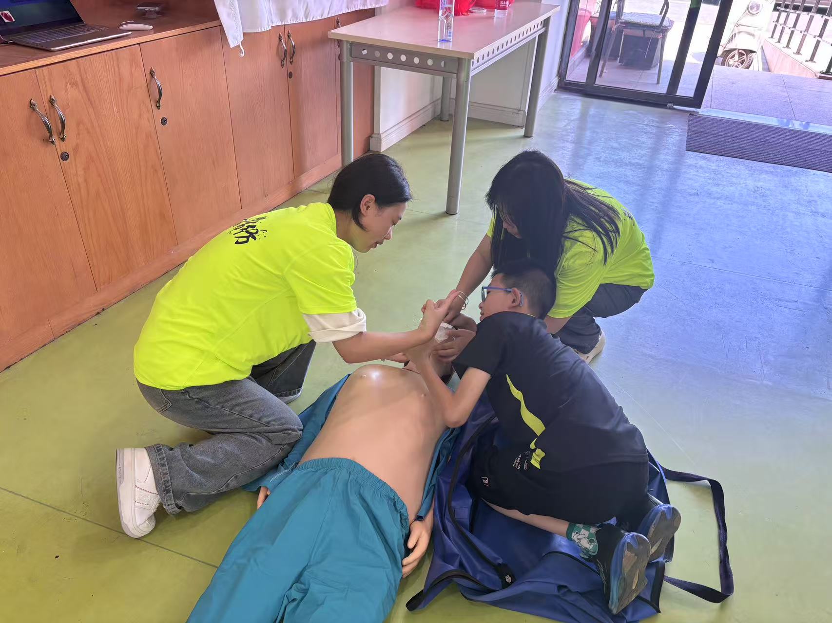 “銀齡智援實踐團：為豐樂社區養老安全注入青春力量”
